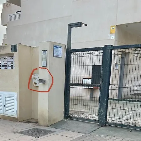Apartamento Piso Familiar En El Toyo *