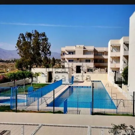 Piso Familiar En El Toyo Almeria